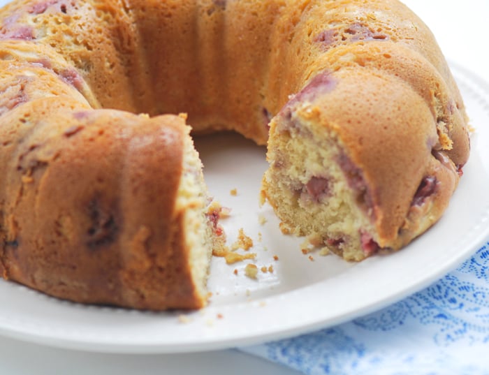 Strawberry Yogurt Cake 