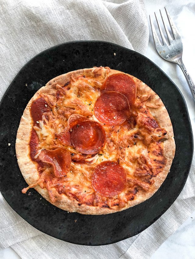 Air Fryer Pepperoni Pita Pizzas - Recipe Diaries