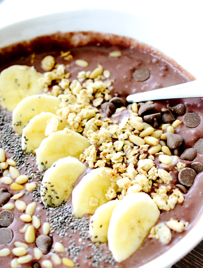 Chocolate Cherry Breakfast Bowl - a power packed breakfast!