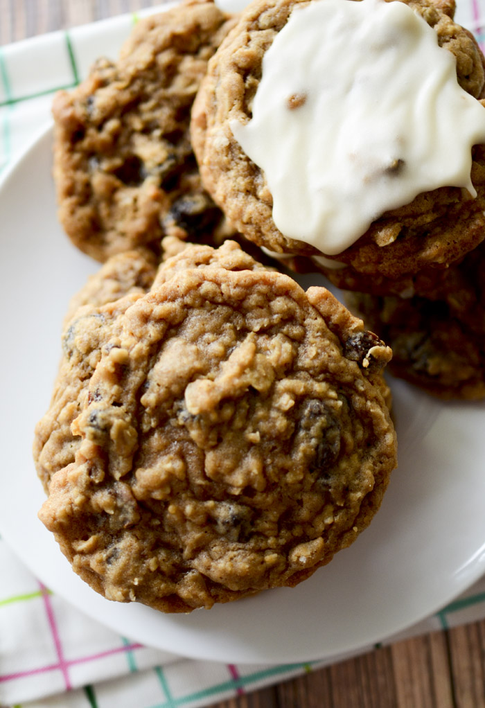 soft and chewy oatmeal raisin cookies 021
