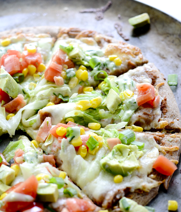 skinny taco pizza with chive sauce 004