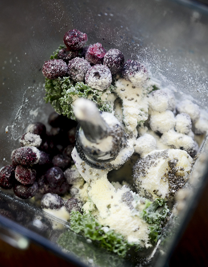 Kale and Blueberry Breakfast Smoothie
