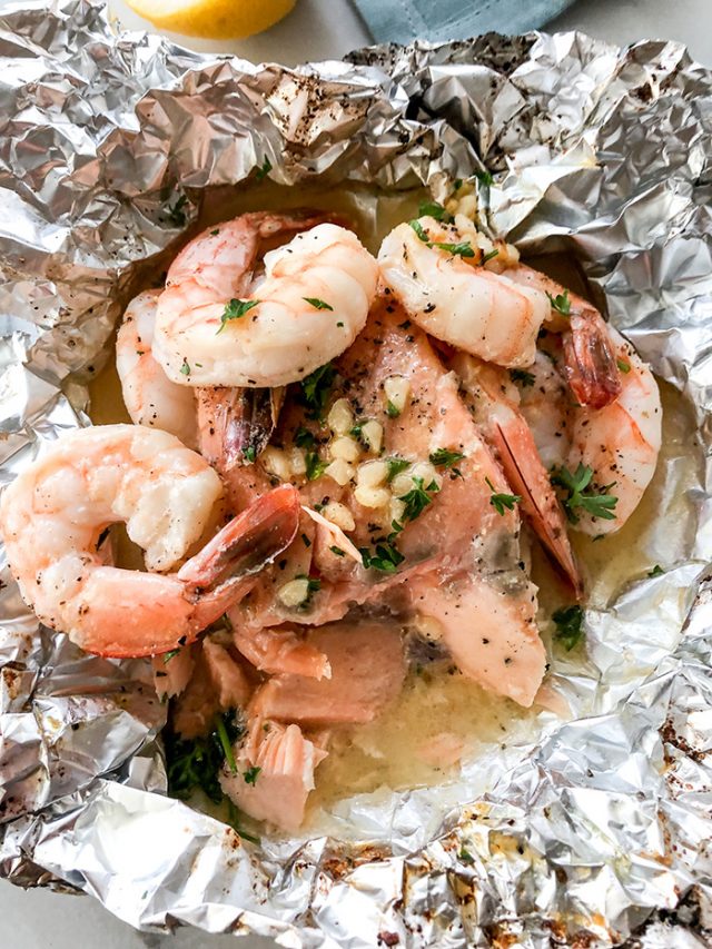 Garlic Butter Shrimp and Salmon Foil Packets