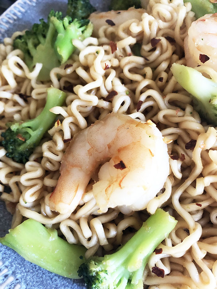 Ramen Noodles with Shrimp and Broccoli 