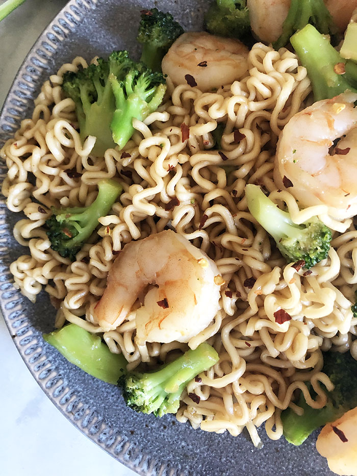 Ramen Noodles with Shrimp and Broccoli 