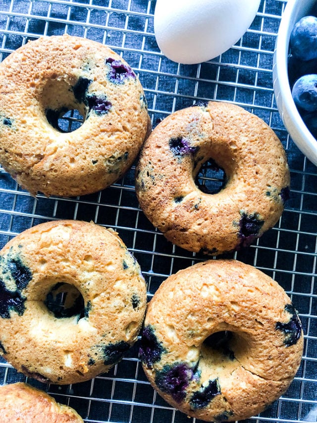Healthy Baked Blueberry Donuts! Weight Watcher friendly - Recipe Diaries