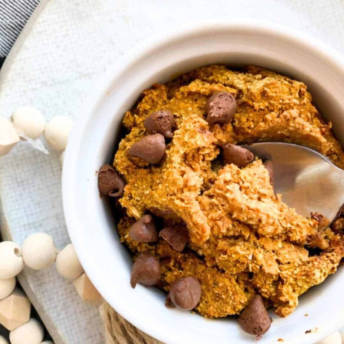 Baked pumpkin oats topped with chocolate chips. 