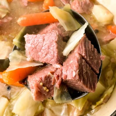 Alton Brown – Corned Beef and Cabbage