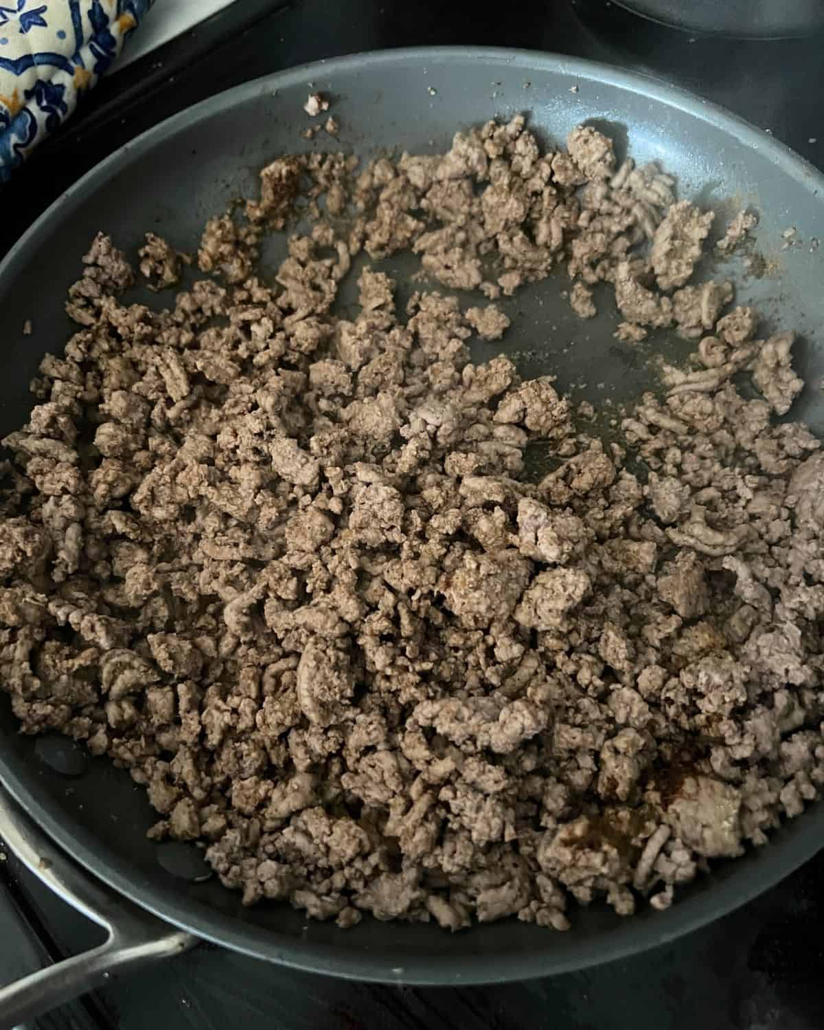 Grond Beef cooking in a skillet.