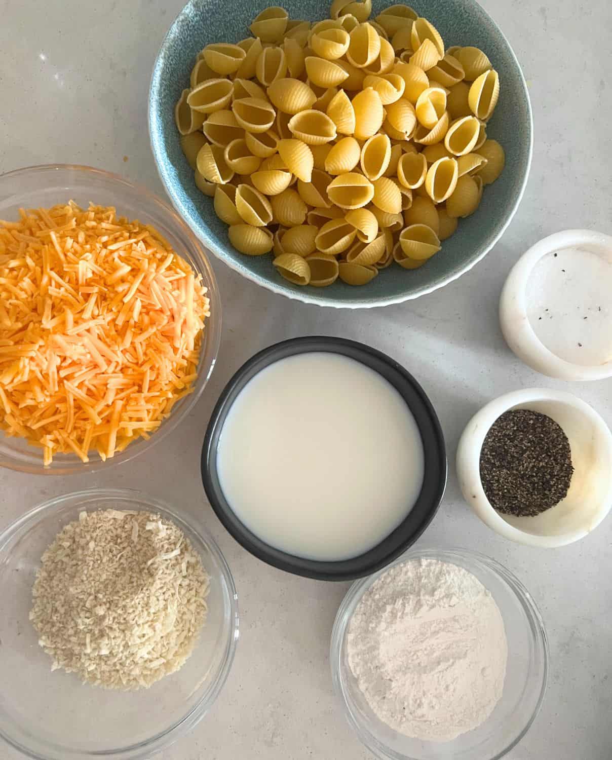 Ingredients needed for skinny mac and cheese.