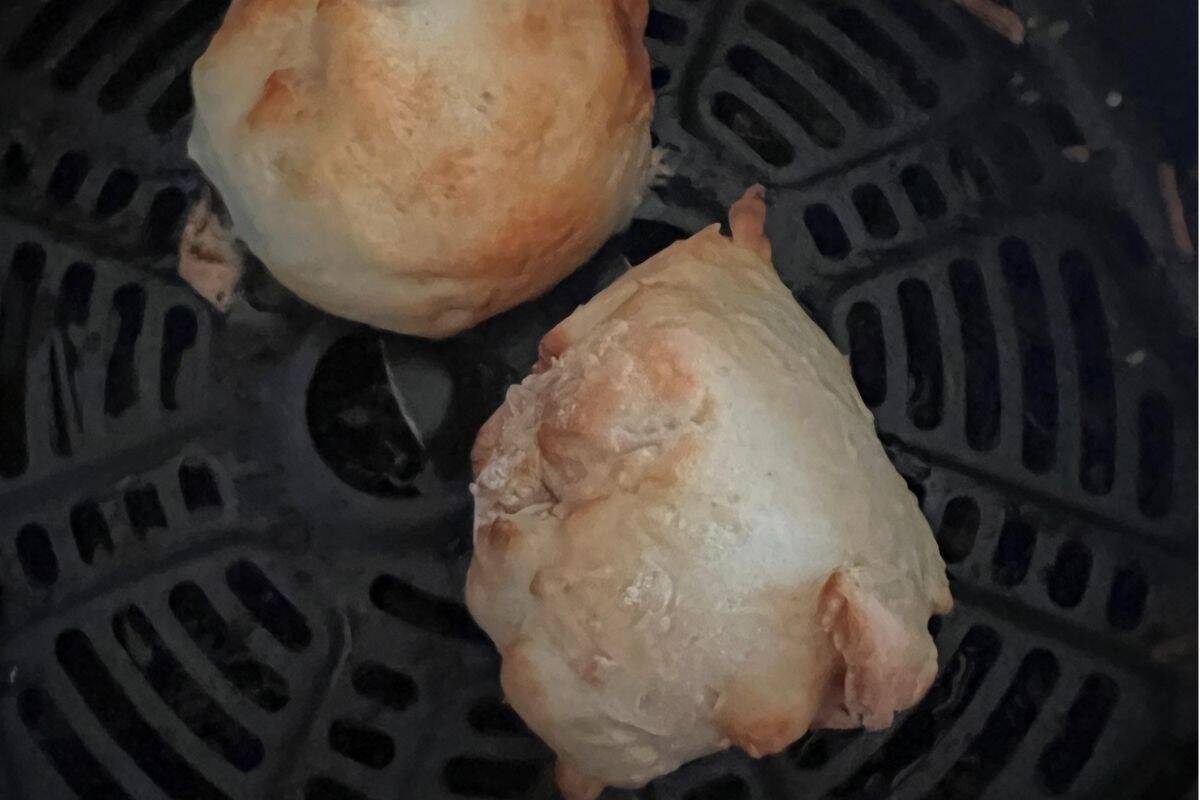 Finished Air fried 2 ingredient Smore Bombs.
