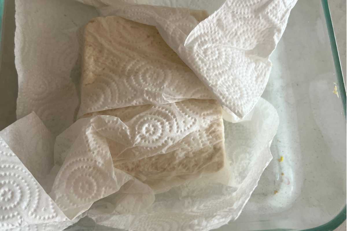 Paper towels wrapped in tofu.