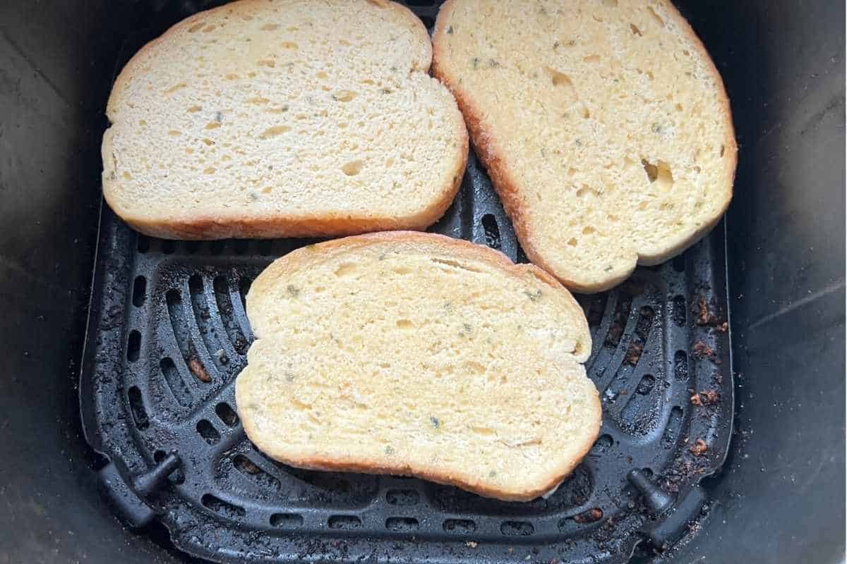 Frozen garlic bread toast in air fryer. 