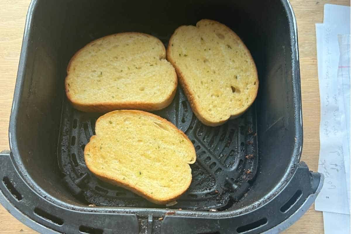 Finished frozen garlic bread in air fryer. 