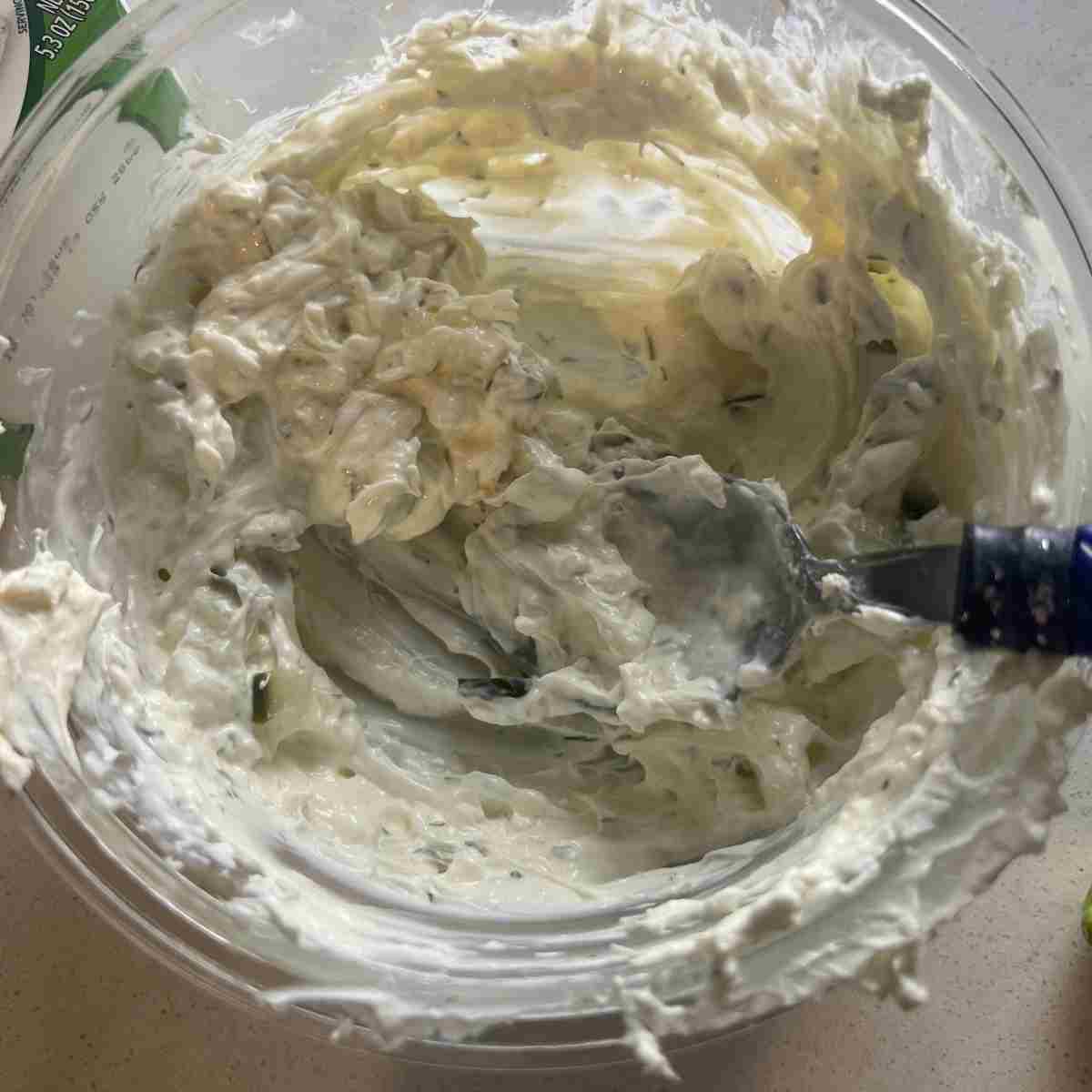 Creamy filling for cucumber nachos.