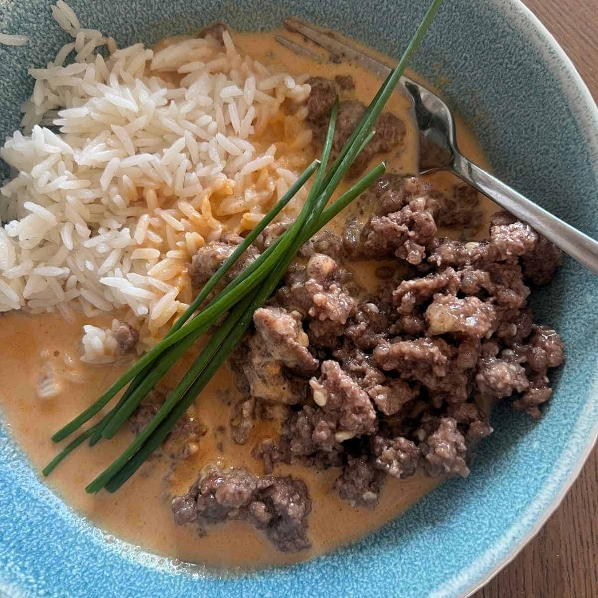 Viral beef broth bowls.